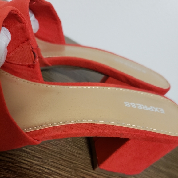 Express Sandals - Picture 4 of 6
